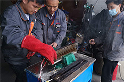 熔噴布模頭堵孔怎么辦？熔噴模具干冰清洗機(jī)為您解決難題