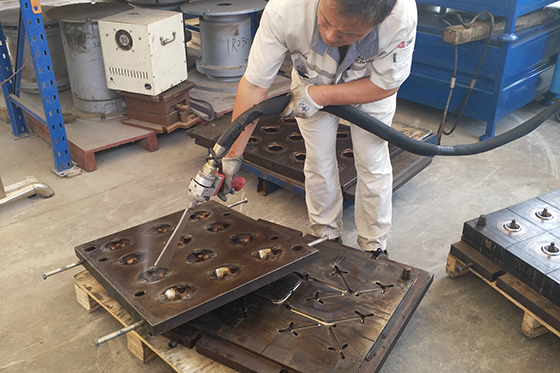 解鎖汽車(chē)鋰電池清洗新技術(shù)：干冰清洗機(jī)的優(yōu)勢(shì)