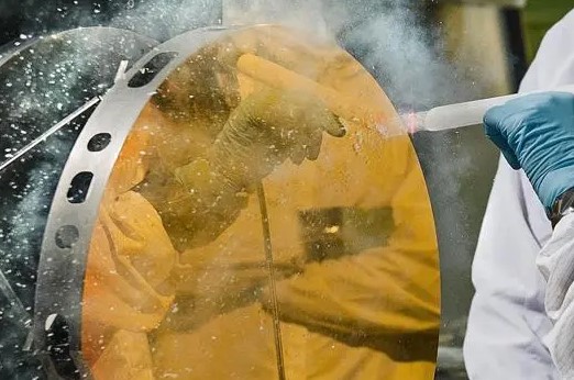 干冰清洗與噴砂清洗：清潔技術(shù)的新舊對決